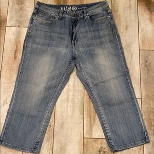 Ethyl Classic Rhinestone Detail Capris🌼